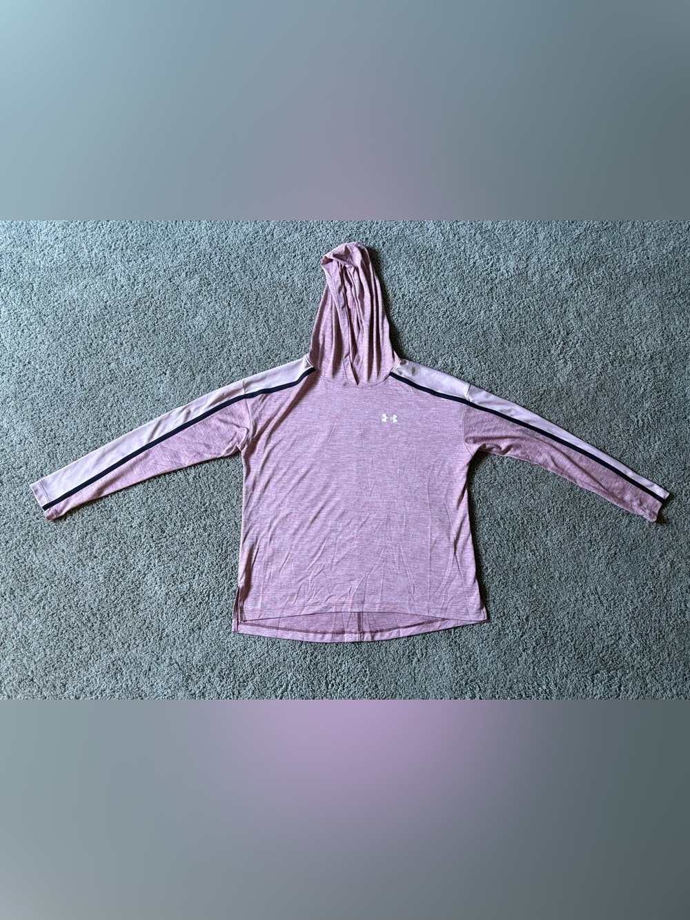 Under Armour Hooded Long Sleeve Pullover Shirt Womens XS Loose Activewear Pink